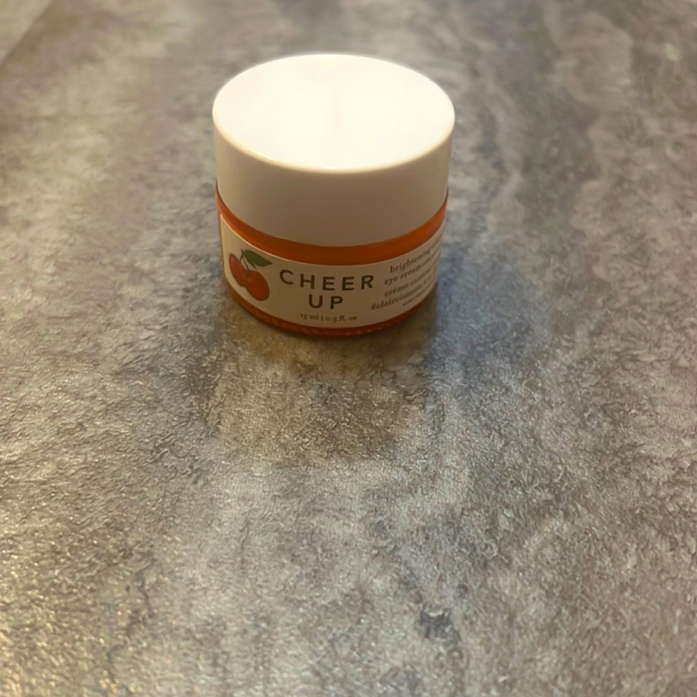 FARMACY Cheer Up Brightening Vitamin C Eye Cream with Acerola Cherry